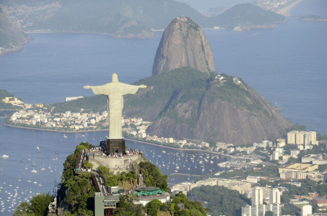 Cristo-Redentor-y-Pan-de-Azucar_Rio-de-Janeiro_Foto-Alexandre-Macieira_Riotur.jpg